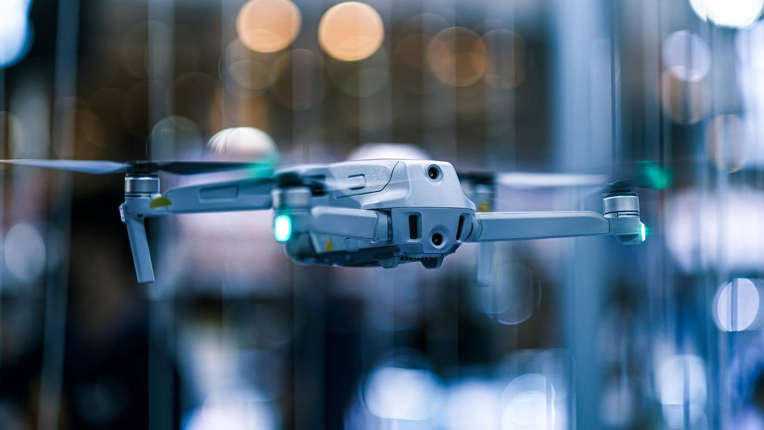 Jakie są główne zalety drona DJI Mini 3?